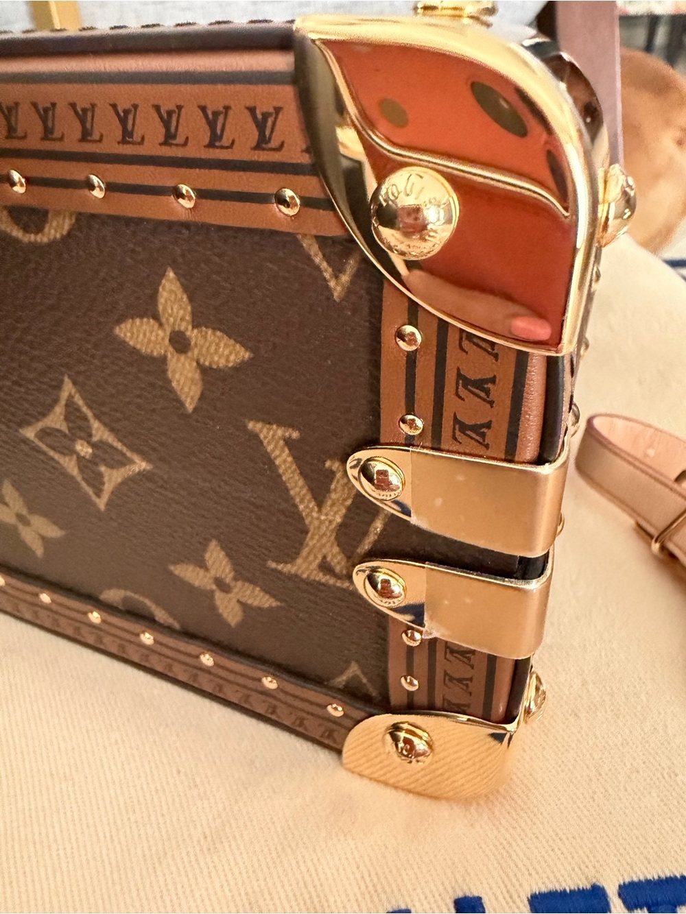 Louis Vuitton Monogram Alma BB trunk 20 BNIB 2024-25 collection limited edition - Picture 10 of 17
